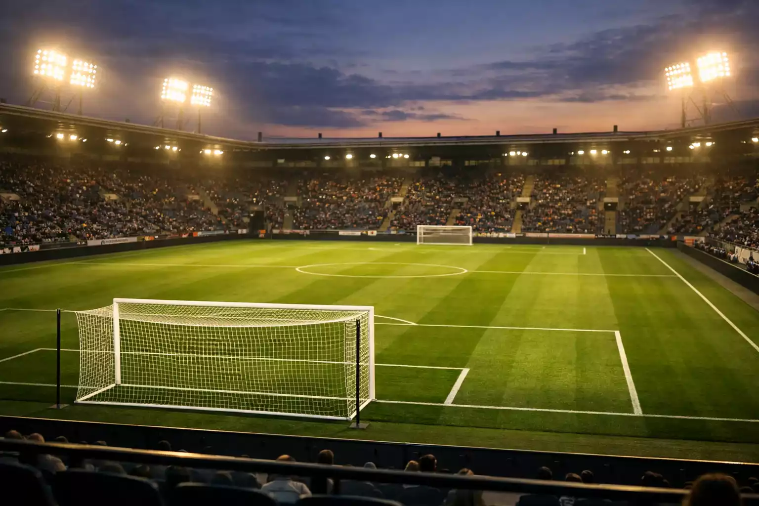 Fußballstadion kurz vor Anpfiff mit Blick auf das Spielfeld
